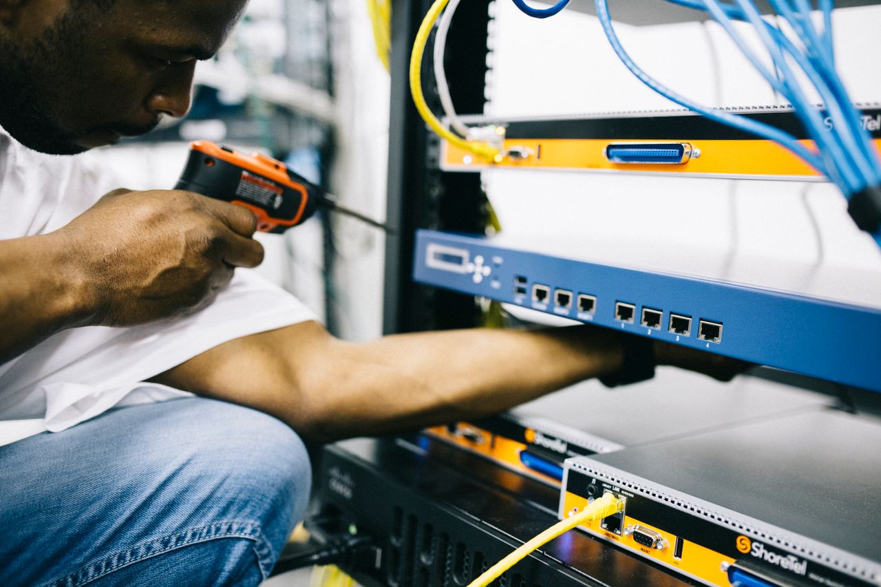 شبكة مزرعة سعودية آمنة تعتمد على 5G ونقاط وصول وكاميرات منفصلة
