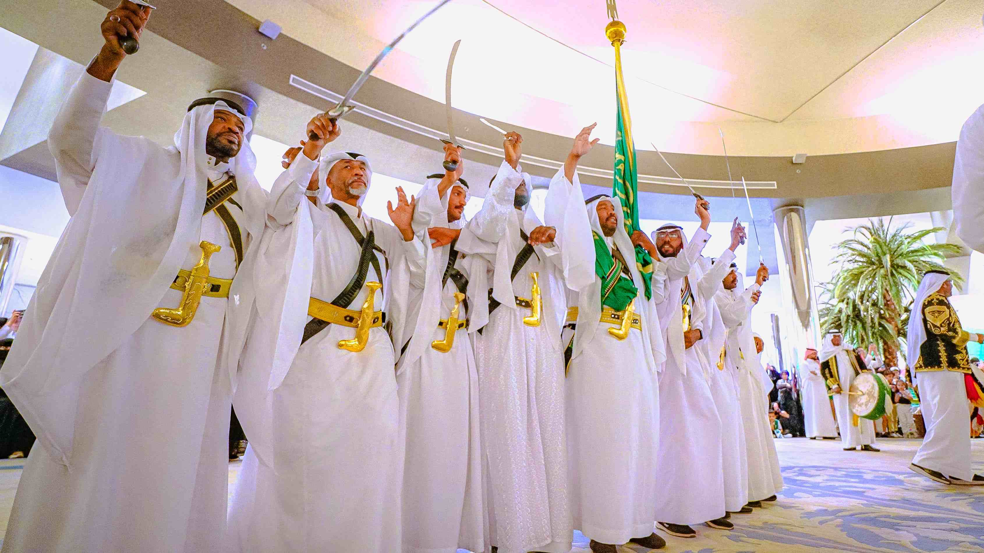 تصوير وتغطية المؤتمرات والمعارض في السعودية: دليل التخطيط والبث المباشر وصناعة المحتوى الاحترافي