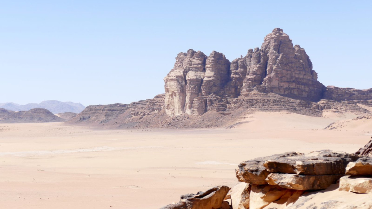 كيف تحمي أجهزة الشبكة من انقطاع الكهرباء؟