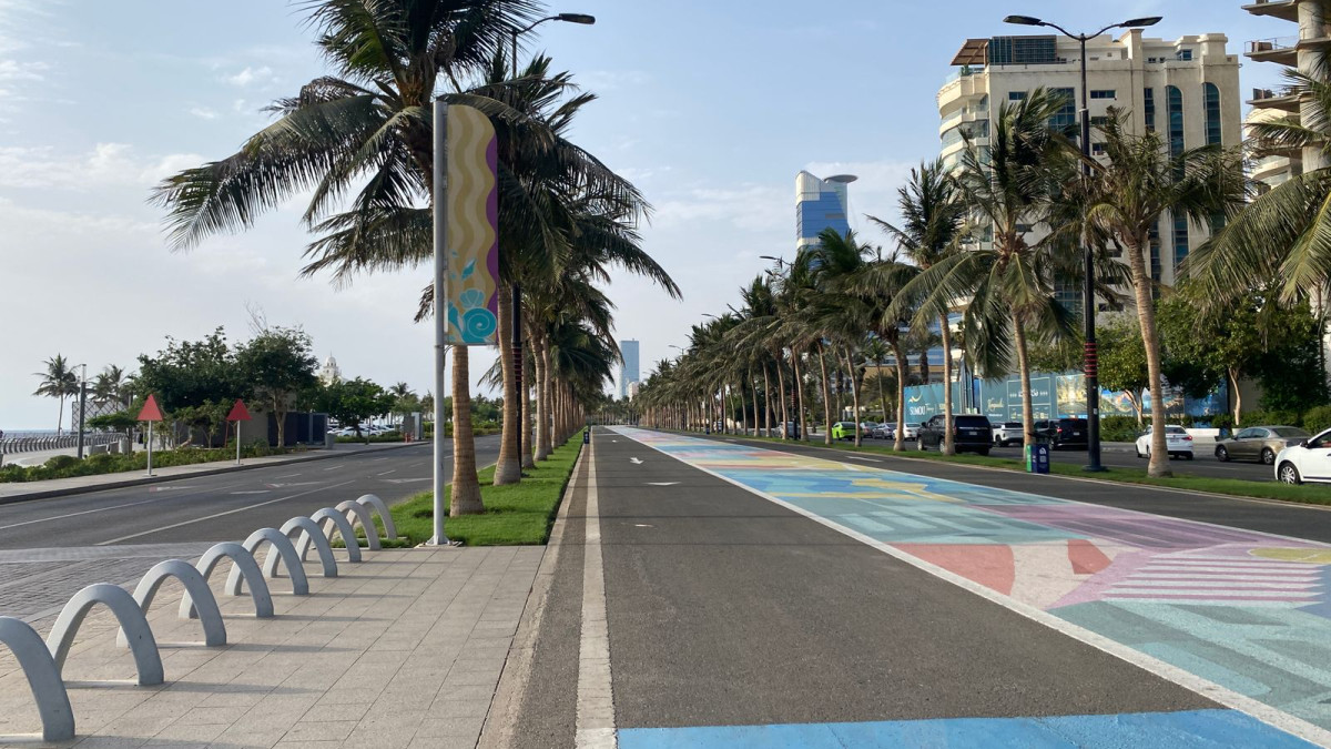 كيف تخطط تشجير الجزر الوسطية والطرق؟