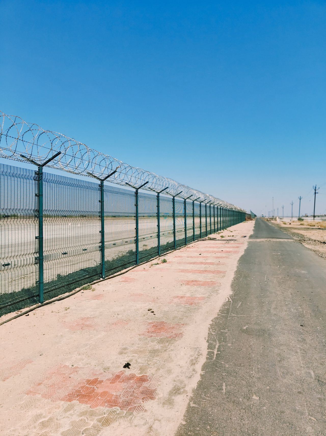 الفرق بين الشبك المعيني والملحوم والشائك