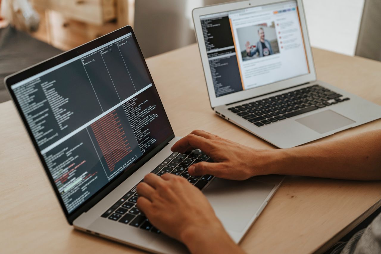 كيف تبني تتبع تحويلات صحيح عبر GA4 وGTM؟